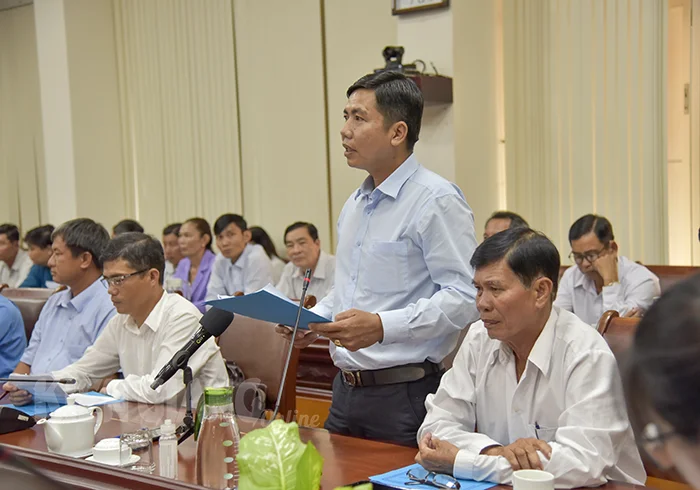 Chủ tịch UBND tỉnh Kiên Giang đối thoại với nông dân